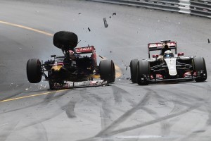 24.05.2015- Race, Max Verstappen (NED) Scuderia Toro Rosso STR10 crash after a contact with Romain Grosjean (FRA) Lotus F1 Team E23 in St. Devote corner